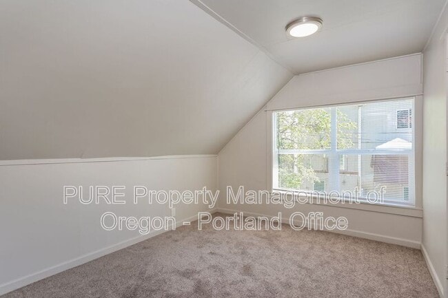 Building Photo - 4632 SE 122nd Ave