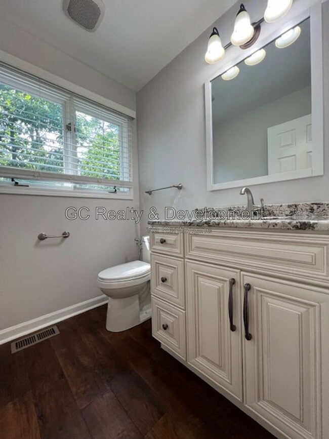 Building Photo - 3148 Cottonwood Ct