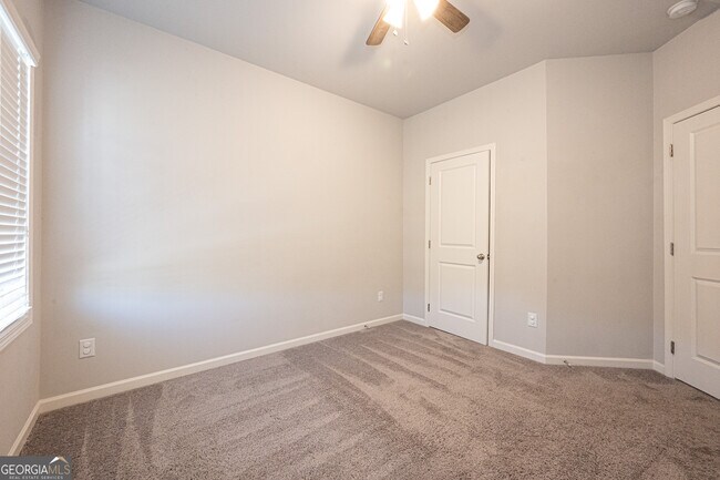 Building Photo - 4417 Beechnut Vw