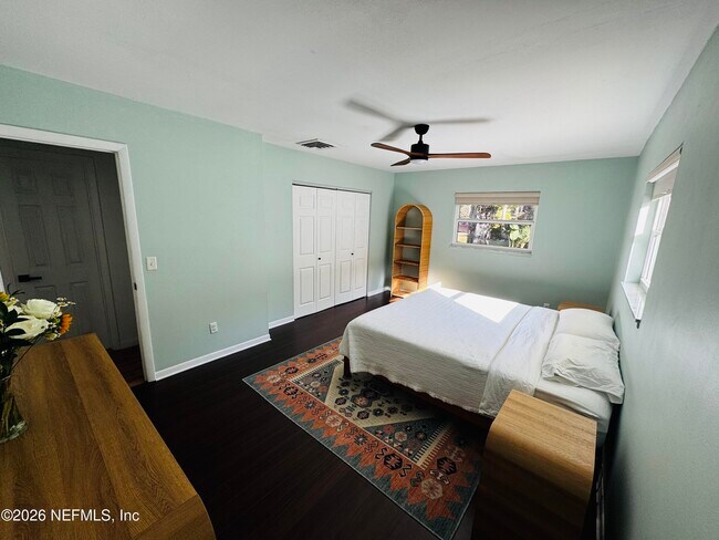 Building Photo - 1926 71st Ave