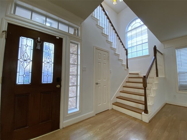 Building Photo - 2604 Hopkins St