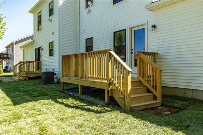 Building Photo - 83 Cadora Ave