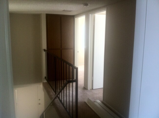 Upstairs Hall - 16822 Lynn Lane