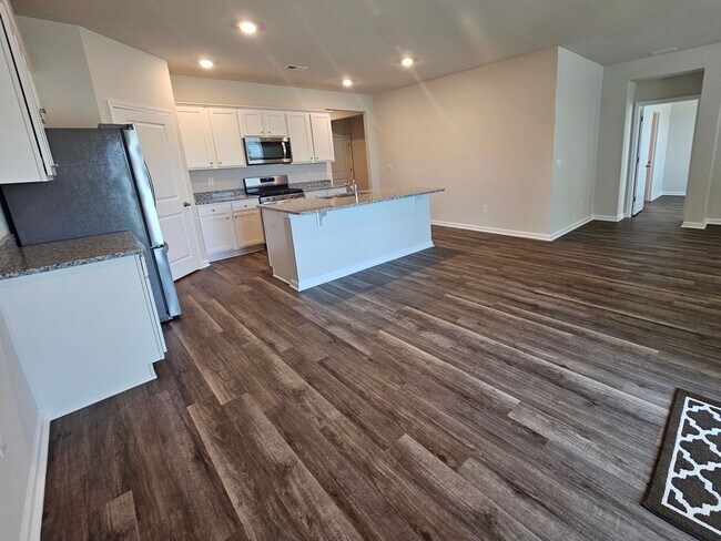 Building Photo - 3015 Long Spur Dr