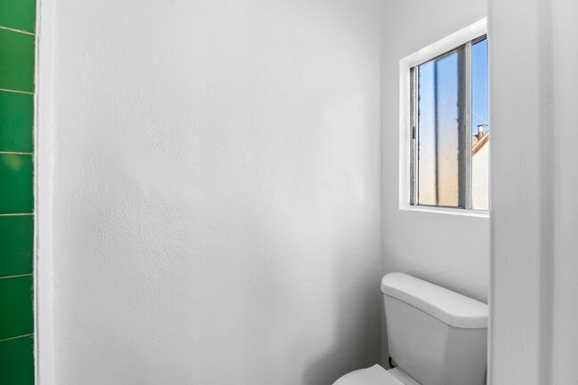 Building Photo - 5371 Louis Pl