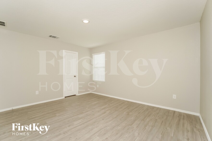 Building Photo - 7262 Plow Run