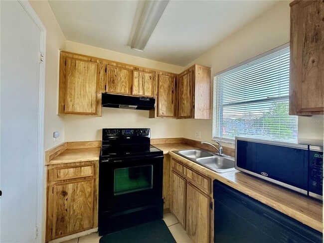 Building Photo - 4326 Pershing Pointe Pl