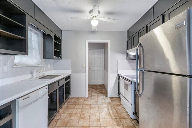 Building Photo - 2935 Sawgrass Trail SW