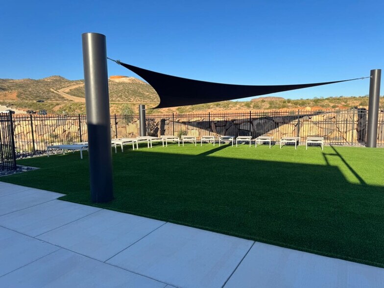 Building Photo - 1701 Ripple Rock Dr