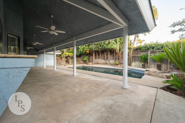 Building Photo - Woodward Park Home, 3BR/2BA, Pool, Spa, Gr...
