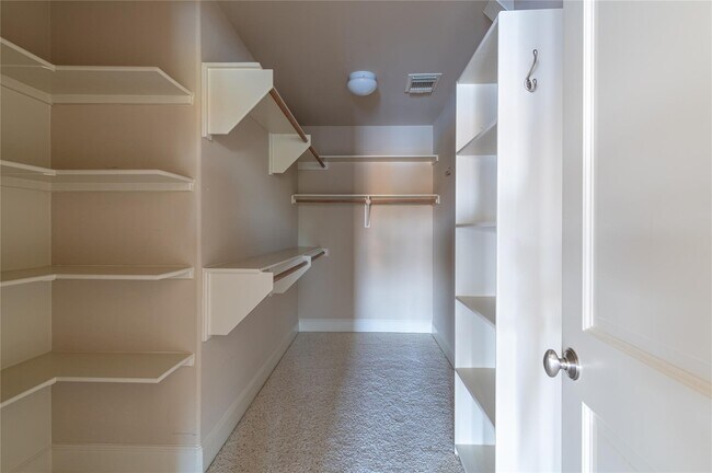 Building Photo - 25702 Golden Bell Dr