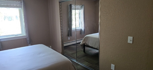 Building Photo - 1208 Denali St