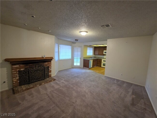 Building Photo - 321 S Bent Creek Dr