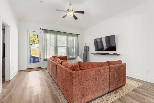 Building Photo - Fox Run Village Rental