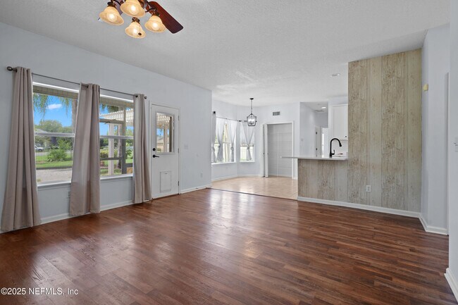 Building Photo - 1701 Windover Pl