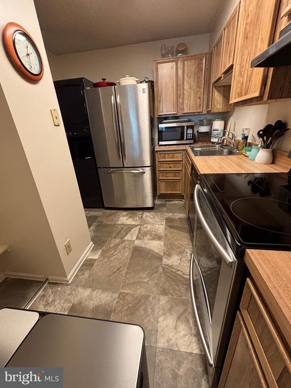 Building Photo - 5903 Mt Eagle Dr