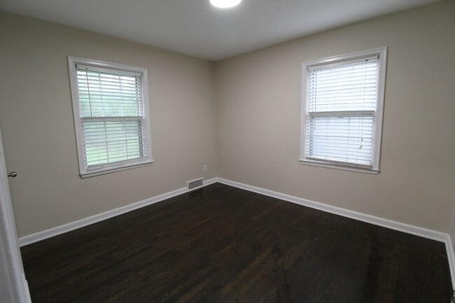 Building Photo - 1/2 Off Your August 2025 Rent On This 2 Be...