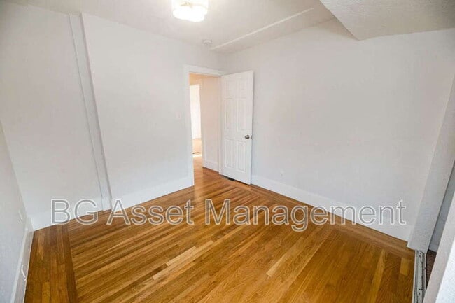 Building Photo - 5524 Shattuck Ave.