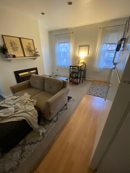 Building Photo - 370 S Negley Ave