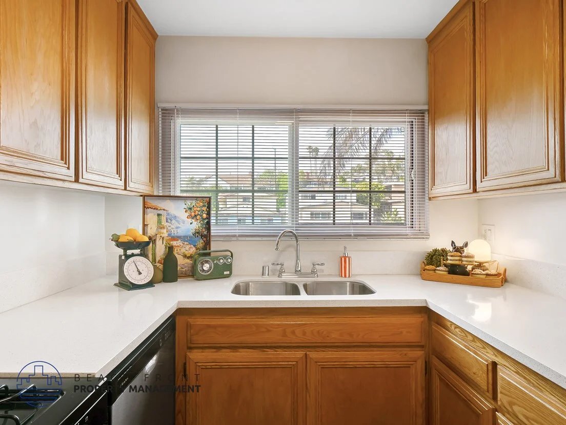 Building Photo - 8306 W Manchester Ave