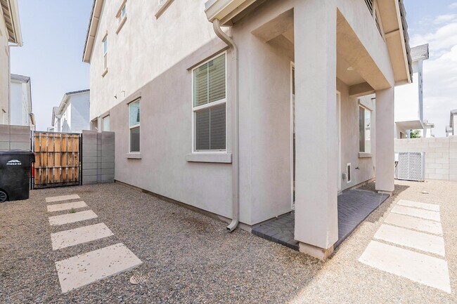 Building Photo - 5538 S Dillon