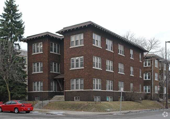 Primary Photo - 2900 James Ave S