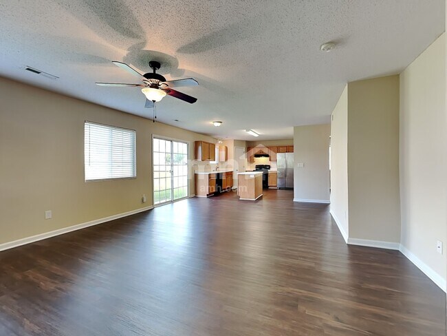 Building Photo - 819 Caledon Dr