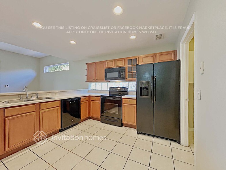 Building Photo - 2842 Strand Cir
