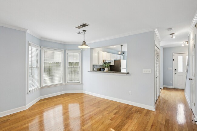 Building Photo - 1002 Defoors Landing NW