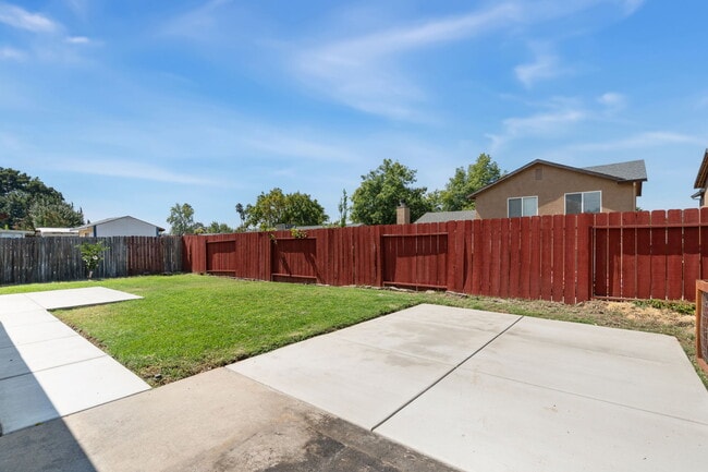 Building Photo - 7085 Cloverleaf Way