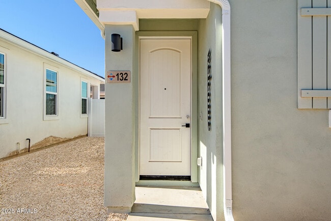 Building Photo - 1297 E Broadway Ave