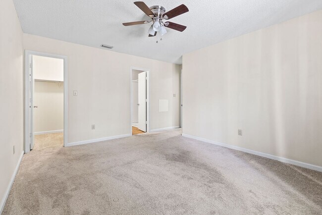 Building Photo - Sweetbriar Home