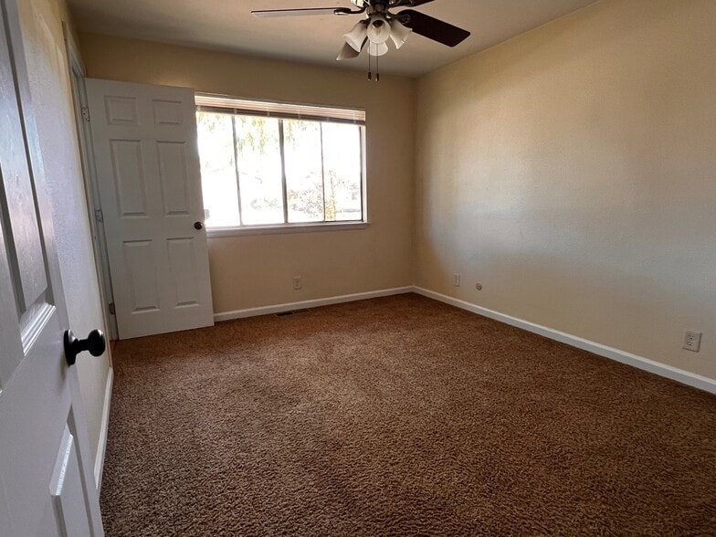 Building Photo - 786 Portal Drive