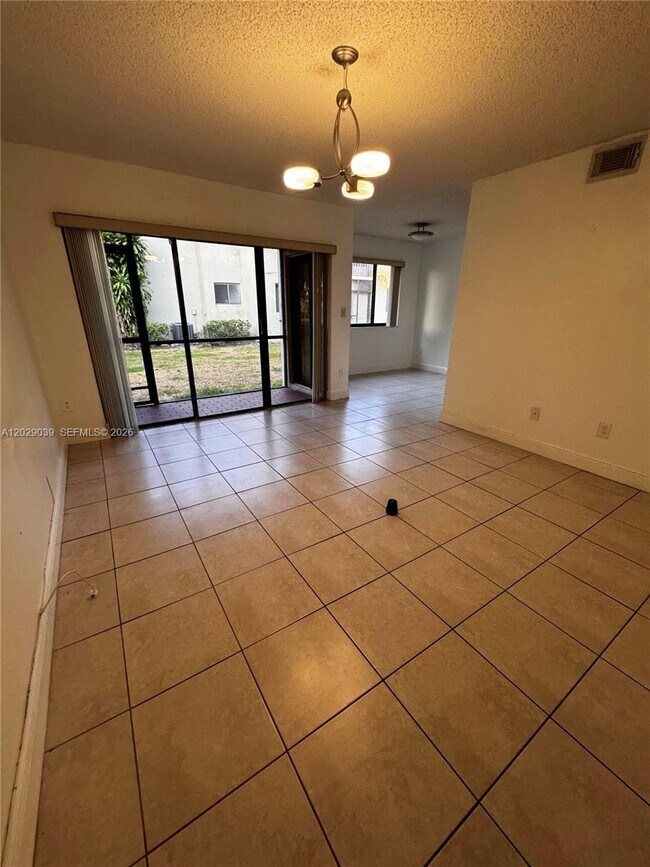 Building Photo - 9741 SW 138th Ave