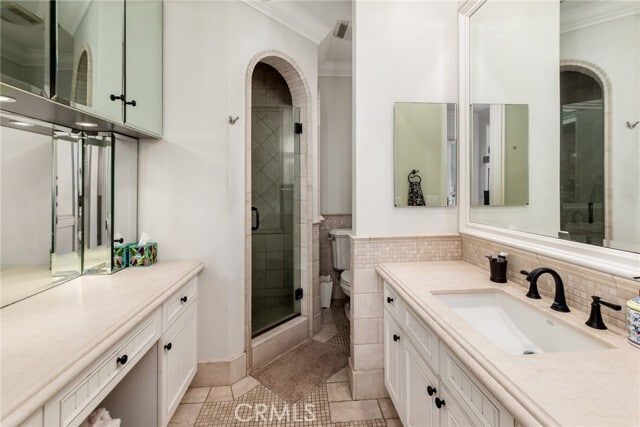 Building Photo - 26 Tasman Sea