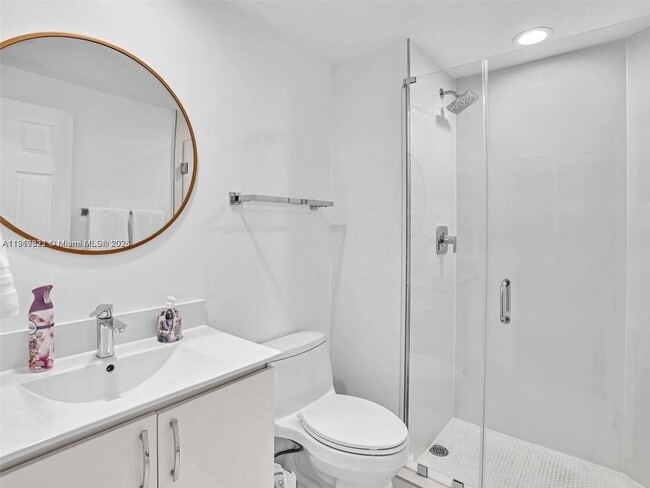 Building Photo - 3255 NE 184th St