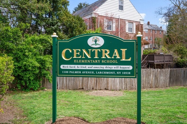 Building Photo - 156 Madison St