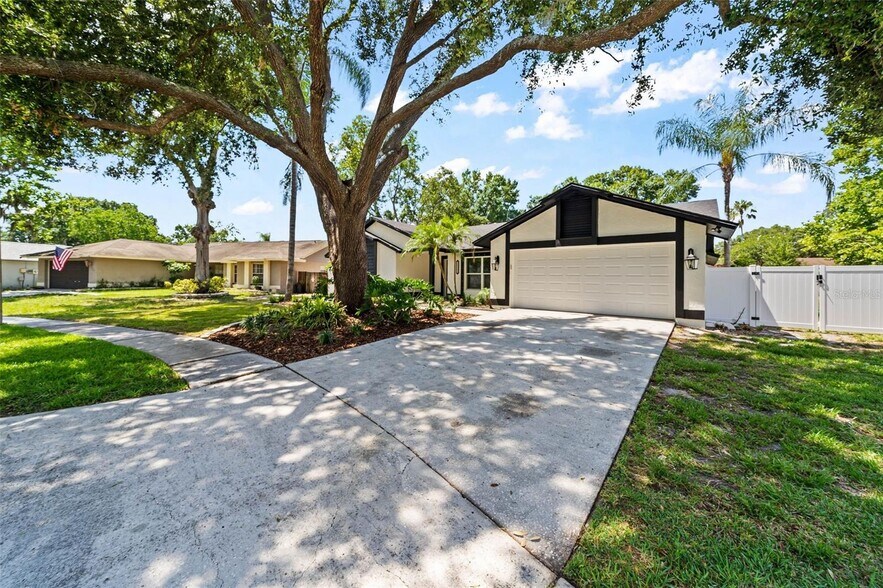 Building Photo - 12335 Yellow Rose Cir