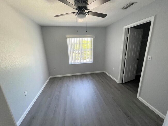 Building Photo - 6301 Landings Terrace