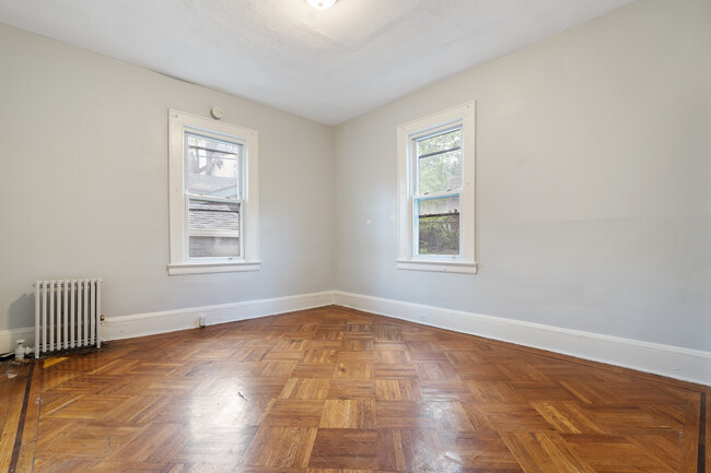 Bedroom 2 - 148 Lyons Ave