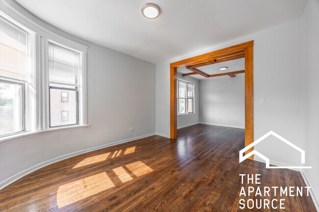 Building Photo - 2842 W Augusta Blvd