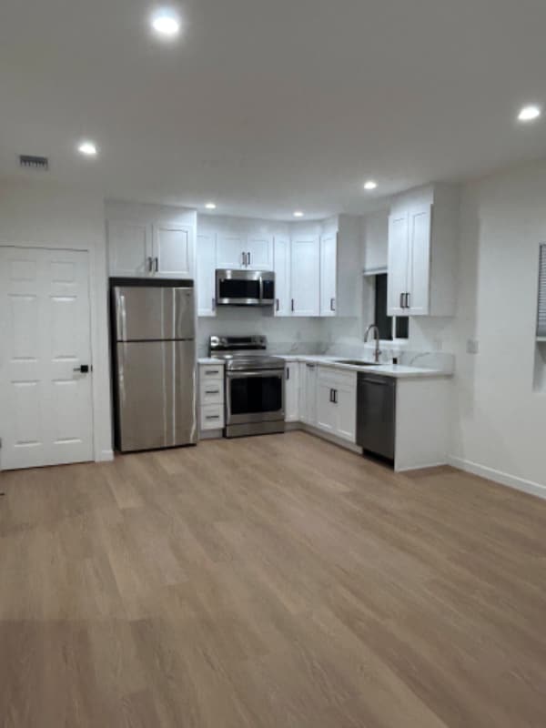 Building Photo - 1290 Sawyer Ave