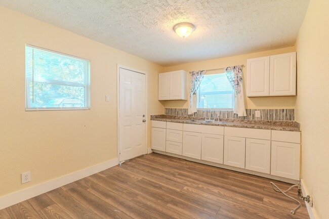 Building Photo - 1114 Blackwood Ave