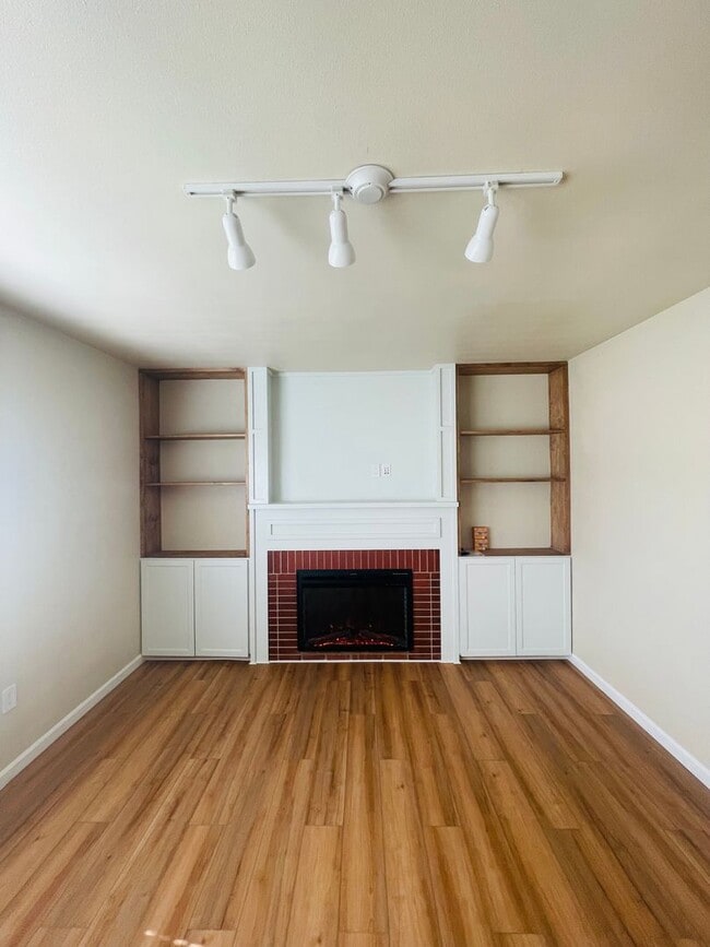 Building Photo - Charming 3-bedroom, 2-bathroom single story home located in the heart of Fillmore