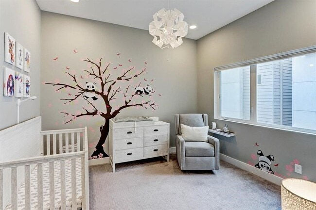 Building Photo - 5905 E Post Oak Ln