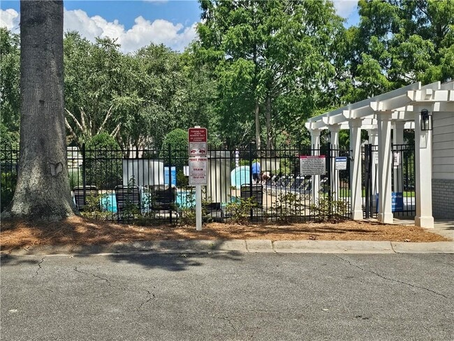 Building Photo - 2527 Waterstone Way