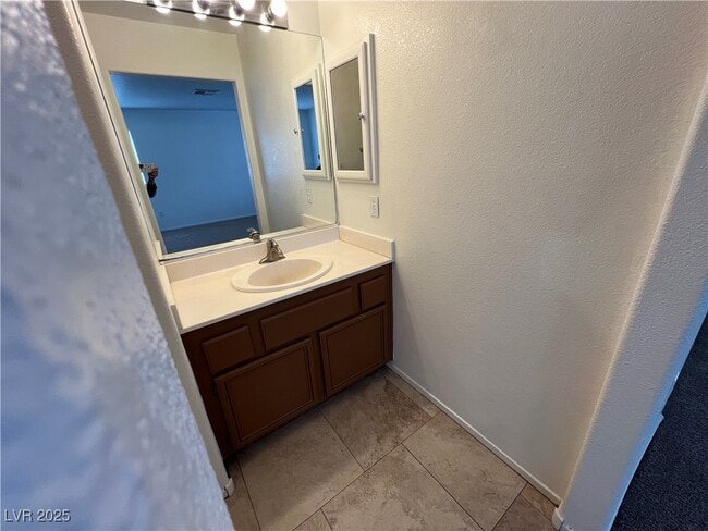 Building Photo - 5253 S Westwind Rd