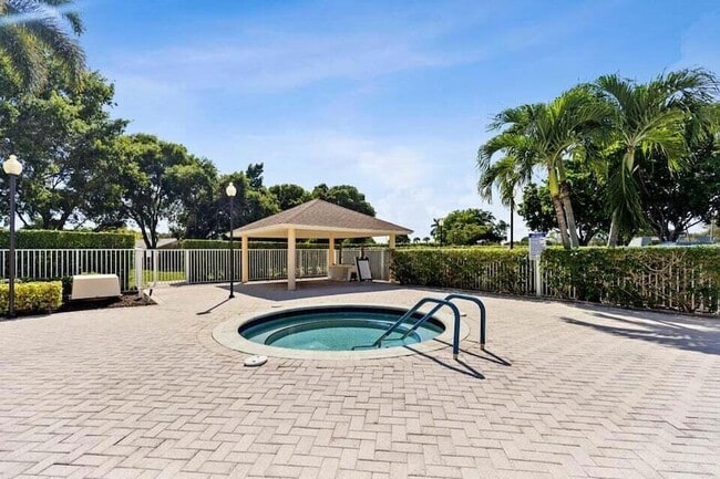 Building Photo - 2363 NW 13th Ct