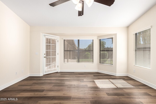 Building Photo - 1517 W Islandia Dr