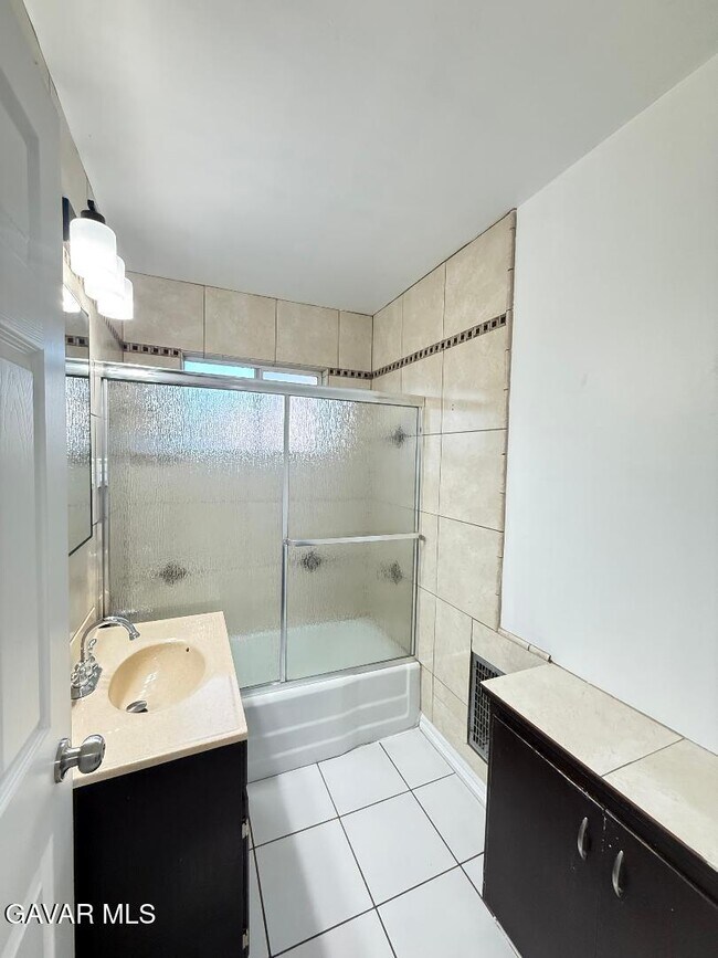 Building Photo - 38638 31st St E